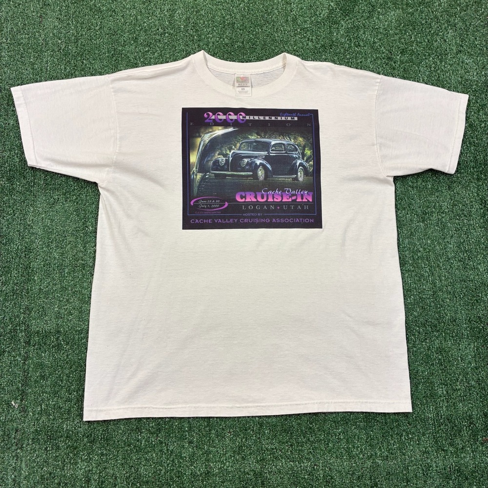 Y2K 2000's‎ Automotive Cruise-In Graphic T-shirt